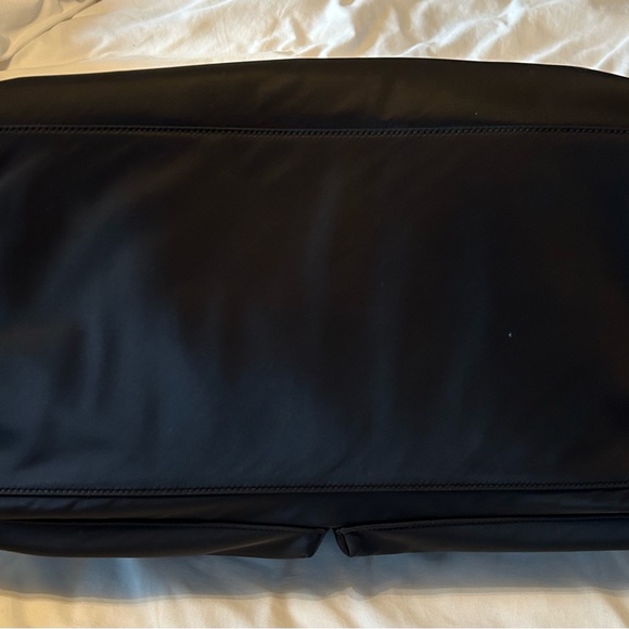 Kate spade weekender bag -EUC - Picture 12 of 13